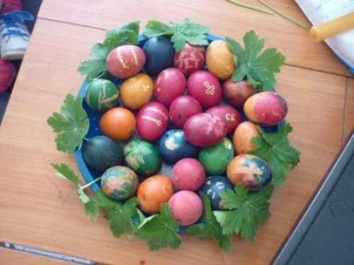 Писането на яйца дава вяра на майки и деца